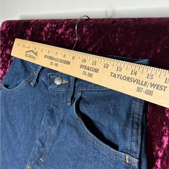 Rustler Mens Medium Wash Blue Denim Jeans Regular Fit Straight Leg Size 30X32 - Picture 6 of 9